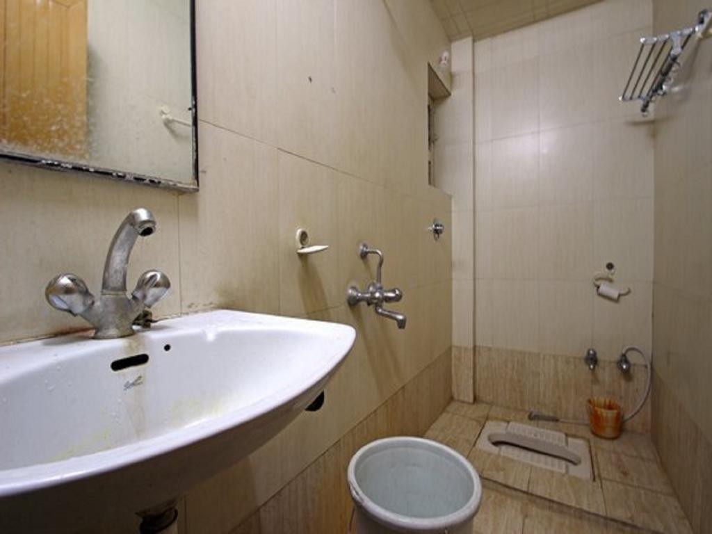 Hotel Tourist International Pune Exteriör bild
